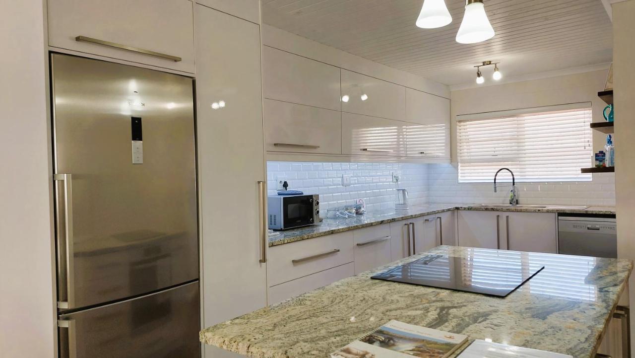 Nautilus 2 Bedroom Self-Catering Apartment Swakopmund Buitenkant foto