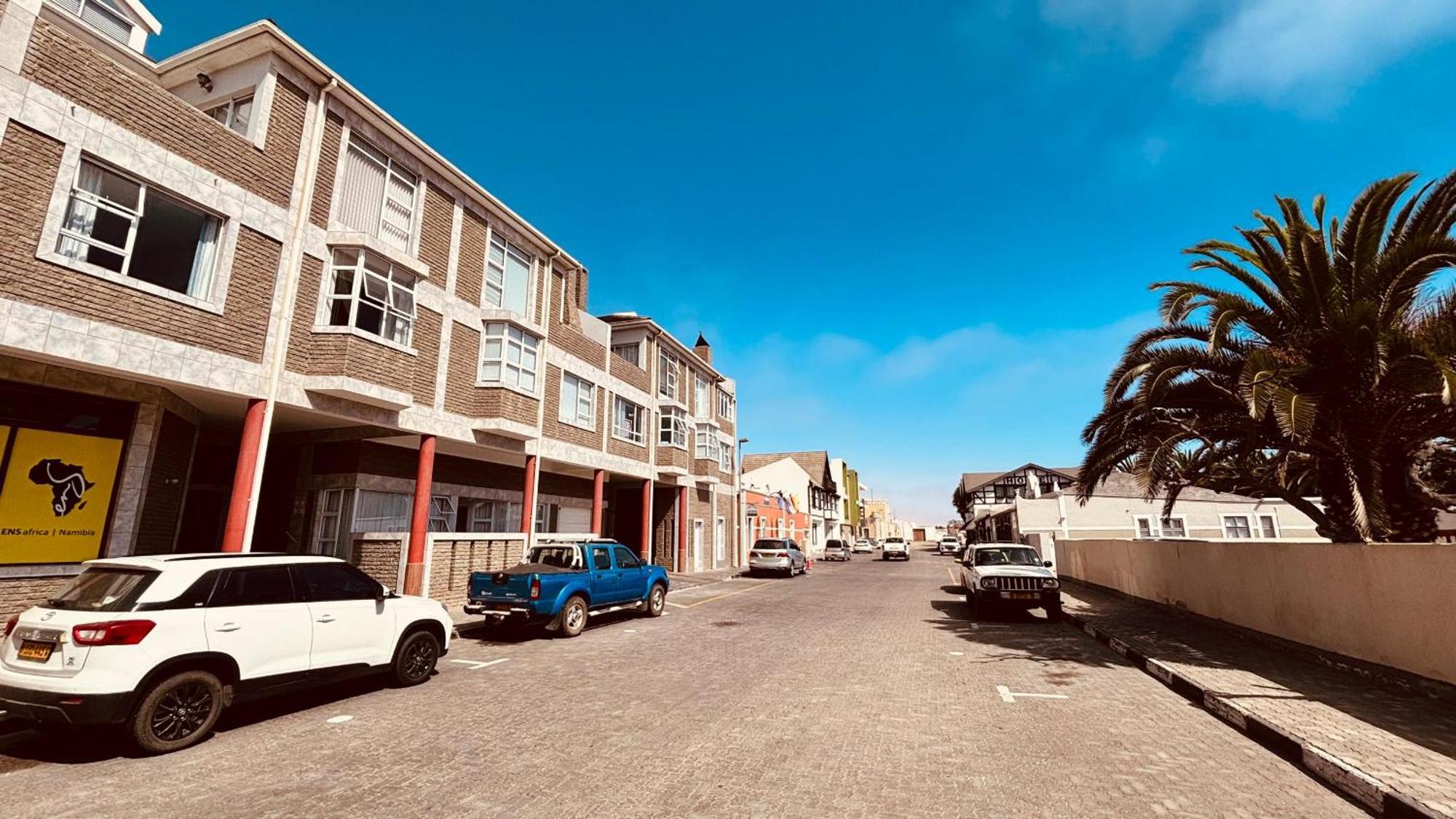 Nautilus 2 Bedroom Self-Catering Apartment Swakopmund Buitenkant foto